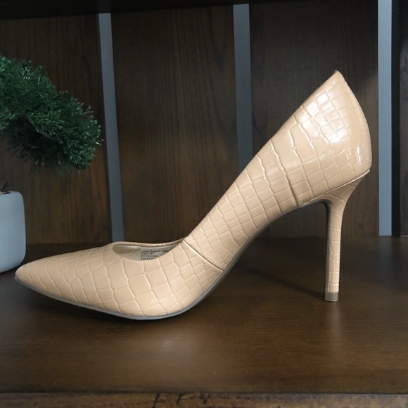 NEW KATY PERRY Sissy Embossed Stiletto Pump Pointed Toe Non Slip Sole Size 7 - Picture 5 of 10